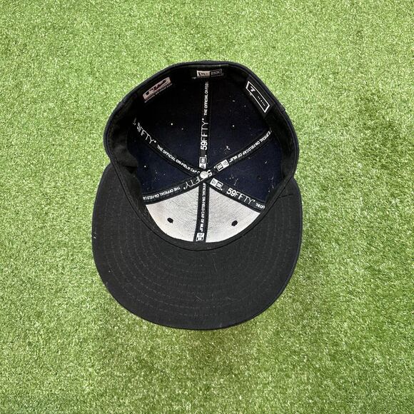 New Era DETROIT TIGERS Baseball Hat Old English D Fitted Size 7 Embroidered - Picture 2 of 4